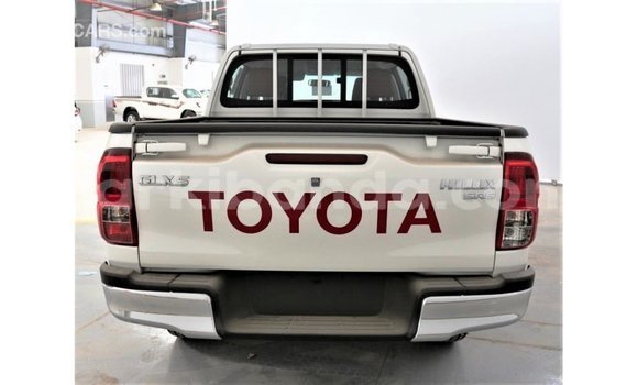 Acheter Import Voiture Toyota Hilux Blanc à Import - Dubai, Ouganda Acheter Import Voiture Toyota Hilux Blanc à Import - Dubai, Ouganda