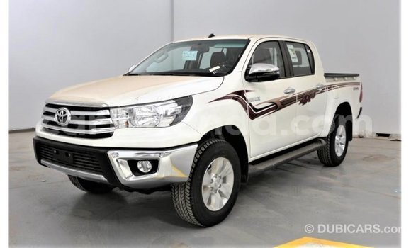 Acheter Import Voiture Toyota Hilux Blanc à Import - Dubai, Ouganda Acheter Import Voiture Toyota Hilux Blanc à Import - Dubai, Ouganda