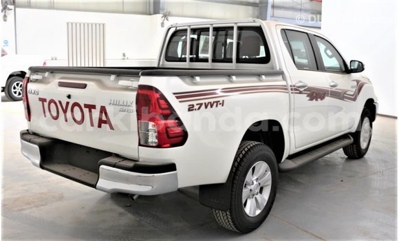 Acheter Import Voiture Toyota Hilux Blanc à Import - Dubai, Ouganda Acheter Import Voiture Toyota Hilux Blanc à Import - Dubai, Ouganda