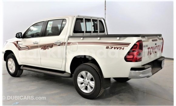 Acheter Import Voiture Toyota Hilux Blanc à Import - Dubai, Ouganda Acheter Import Voiture Toyota Hilux Blanc à Import - Dubai, Ouganda