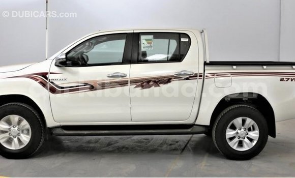 Acheter Import Voiture Toyota Hilux Blanc à Import - Dubai, Ouganda Acheter Import Voiture Toyota Hilux Blanc à Import - Dubai, Ouganda