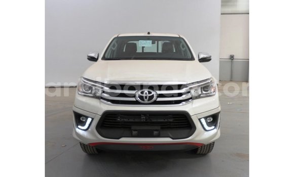 Acheter Import Voiture Toyota Hilux Blanc à Import - Dubai, Ouganda Acheter Import Voiture Toyota Hilux Blanc à Import - Dubai, Ouganda