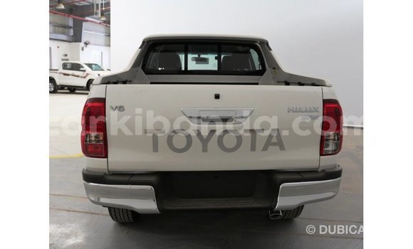 Acheter Import Voiture Toyota Hilux Blanc à Import - Dubai, Ouganda Acheter Import Voiture Toyota Hilux Blanc à Import - Dubai, Ouganda