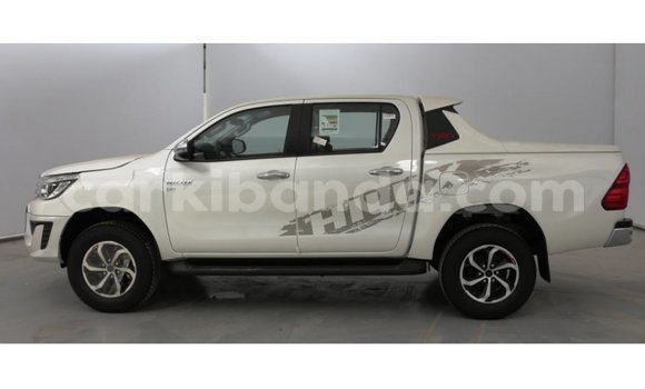 Acheter Import Voiture Toyota Hilux Blanc à Import - Dubai, Ouganda Acheter Import Voiture Toyota Hilux Blanc à Import - Dubai, Ouganda