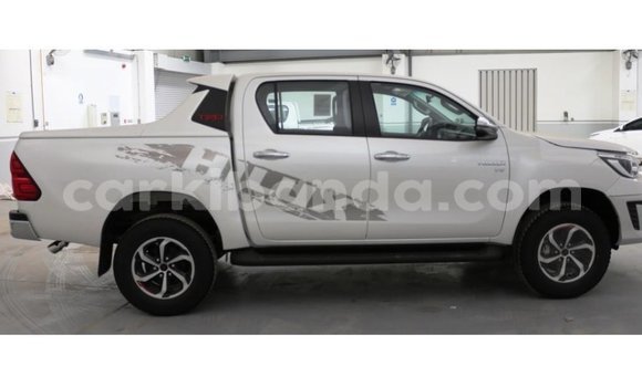 Acheter Import Voiture Toyota Hilux Blanc à Import - Dubai, Ouganda Acheter Import Voiture Toyota Hilux Blanc à Import - Dubai, Ouganda