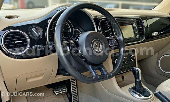 Nunua Imported Volkswagen Beetle Nyeusi Gari ndani ya Import - Dubai nchini Uganda Nunua Imported Volkswagen Beetle Nyeusi Gari ndani ya Import - Dubai nchini Uganda