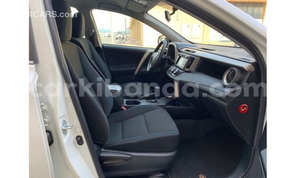 Acheter Import Voiture Toyota 4Runner Blanc à Import - Dubai, Ouganda Acheter Import Voiture Toyota 4Runner Blanc à Import - Dubai, Ouganda