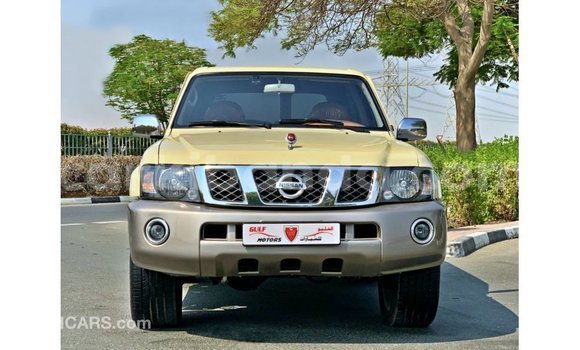 Acheter Import Voiture Nissan Patrol Beige à Import - Dubai, Ouganda Acheter Import Voiture Nissan Patrol Beige à Import - Dubai, Ouganda