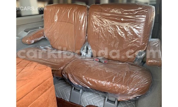 Acheter Import Voiture Nissan Patrol Beige à Import - Dubai, Ouganda Acheter Import Voiture Nissan Patrol Beige à Import - Dubai, Ouganda