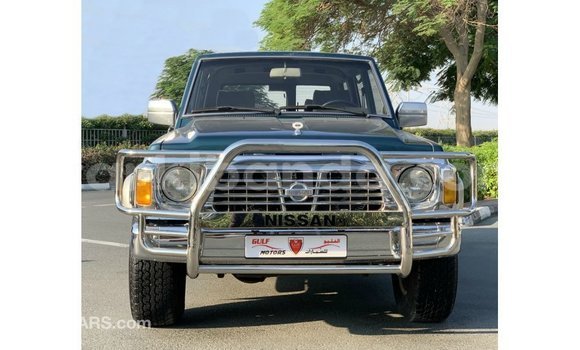 Nunua Imported Nissan Patrol Bluu Gari ndani ya Import - Dubai nchini Uganda Nunua Imported Nissan Patrol Bluu Gari ndani ya Import - Dubai nchini Uganda