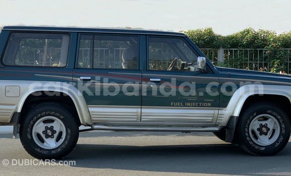 Nunua Imported Nissan Patrol Bluu Gari ndani ya Import - Dubai nchini Uganda Nunua Imported Nissan Patrol Bluu Gari ndani ya Import - Dubai nchini Uganda