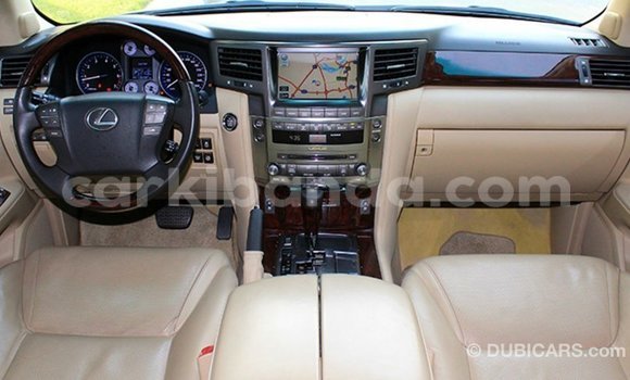 Acheter Import Voiture Lexus LX Blanc à Import - Dubai, Ouganda Acheter Import Voiture Lexus LX Blanc à Import - Dubai, Ouganda