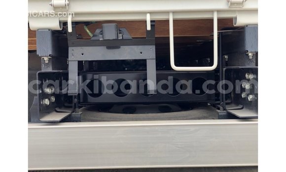 Acheter Import Voiture Isuzu Rodeo Blanc à Import - Dubai, Ouganda Acheter Import Voiture Isuzu Rodeo Blanc à Import - Dubai, Ouganda