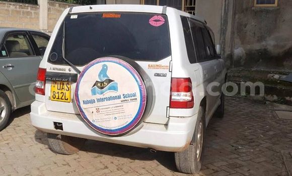 Buy Used Mitsubishi Pajero White Car in Kampala in Uganda Buy Used Mitsubishi Pajero White Car in Kampala in Uganda