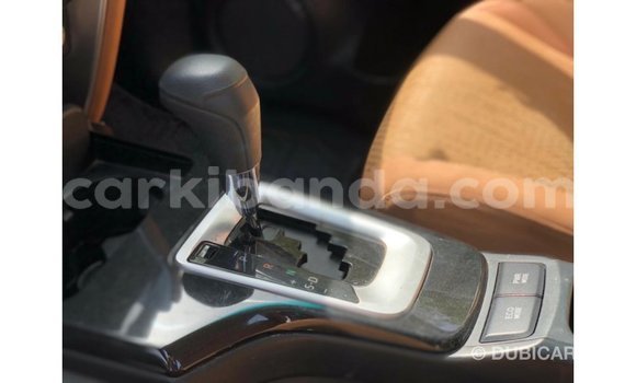 Acheter Import Voiture Toyota Fortuner Blanc à Import - Dubai, Ouganda Acheter Import Voiture Toyota Fortuner Blanc à Import - Dubai, Ouganda