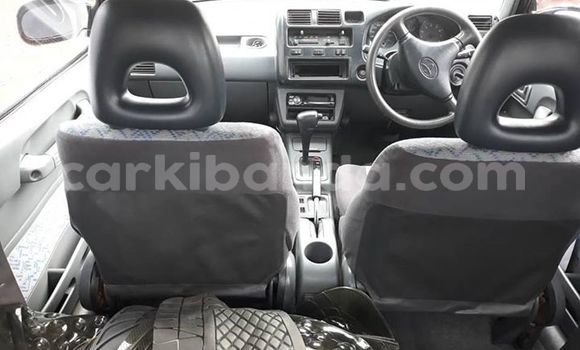 Gura Yakoze Toyota RAV4 Black Imodoka i Kampala mu Uganda Gura Yakoze Toyota RAV4 Black Imodoka i Kampala mu Uganda