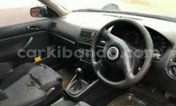Nunua Ilio tumika Volkswagen Golf Bluu Gari ndani ya Kampala nchini Uganda Nunua Ilio tumika Volkswagen Golf Bluu Gari ndani ya Kampala nchini Uganda