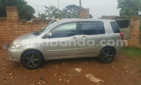 Nunua Ilio tumika Toyota Raum Fedha Gari ndani ya Kampala nchini Uganda Nunua Ilio tumika Toyota Raum Fedha Gari ndani ya Kampala nchini Uganda