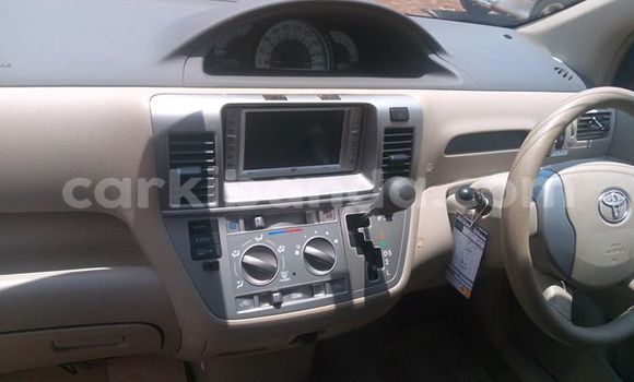 Gura Yakoze Toyota Raum White Imodoka i Kampala mu Uganda Gura Yakoze Toyota Raum White Imodoka i Kampala mu Uganda