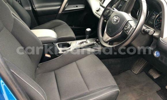 Gura Yakoze Toyota RAV4 Blue Imodoka i Kampala mu Uganda Gura Yakoze Toyota RAV4 Blue Imodoka i Kampala mu Uganda