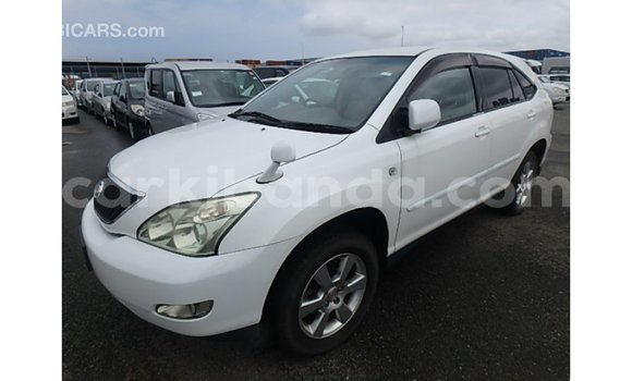 Acheter Import Voiture Toyota Harrier Blanc à Import - Dubai, Ouganda Acheter Import Voiture Toyota Harrier Blanc à Import - Dubai, Ouganda