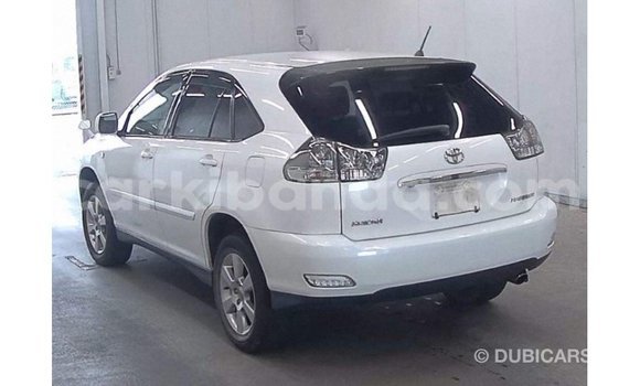 Acheter Import Voiture Toyota Harrier Blanc à Import - Dubai, Ouganda Acheter Import Voiture Toyota Harrier Blanc à Import - Dubai, Ouganda