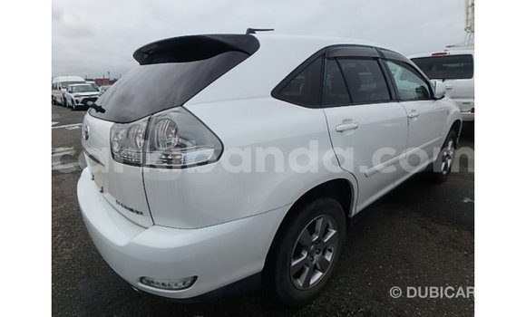 Acheter Import Voiture Toyota Harrier Blanc à Import - Dubai, Ouganda Acheter Import Voiture Toyota Harrier Blanc à Import - Dubai, Ouganda