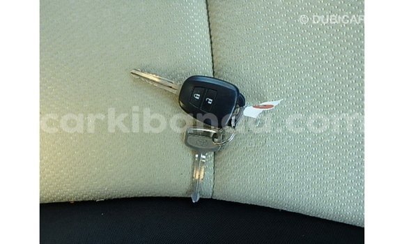 Acheter Import Voiture Toyota Vitz Autre à Import - Dubai, Ouganda Acheter Import Voiture Toyota Vitz Autre à Import - Dubai, Ouganda