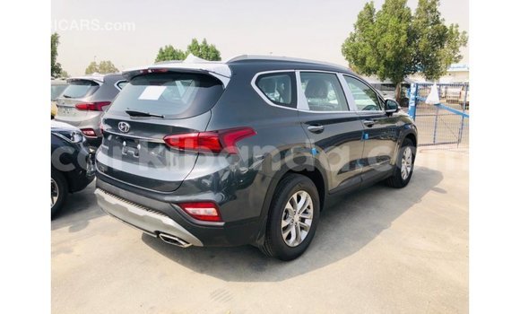 Acheter Import Voiture Hyundai Santa Fe Vert à Import - Dubai, Ouganda Acheter Import Voiture Hyundai Santa Fe Vert à Import - Dubai, Ouganda