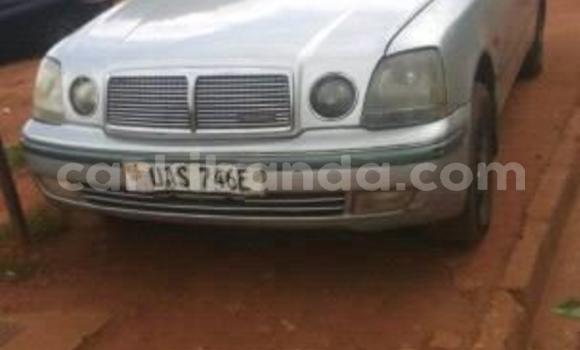 Acheter Occasion Voiture Toyota Progress Gris à Kampala, Ouganda Acheter Occasion Voiture Toyota Progress Gris à Kampala, Ouganda