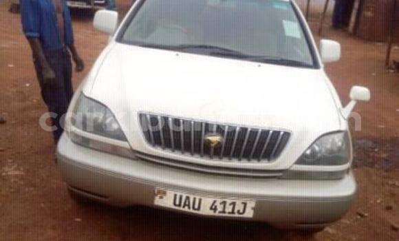 Acheter Occasion Voiture Toyota Harrier Blanc à Kampala, Ouganda Acheter Occasion Voiture Toyota Harrier Blanc à Kampala, Ouganda