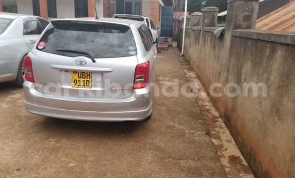 Nunua Ilio tumika Toyota Fielder Fedha Gari ndani ya Kampala nchini Uganda Nunua Ilio tumika Toyota Fielder Fedha Gari ndani ya Kampala nchini Uganda