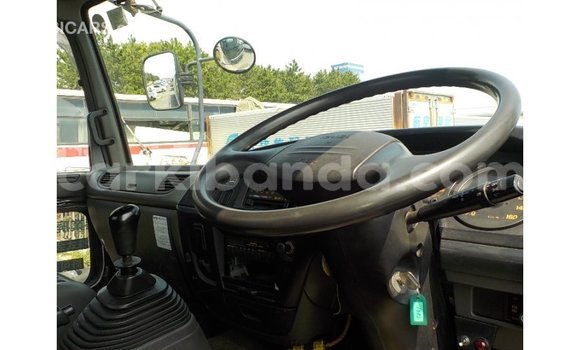 Acheter Import Voiture Isuzu Rodeo Blanc à Import - Dubai, Ouganda Acheter Import Voiture Isuzu Rodeo Blanc à Import - Dubai, Ouganda