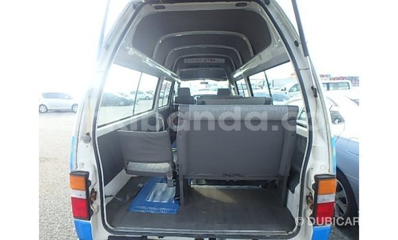 Acheter Import Voiture Nissan Caravan Blanc à Import - Dubai, Ouganda Acheter Import Voiture Nissan Caravan Blanc à Import - Dubai, Ouganda