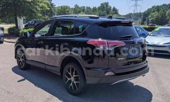 Gura Yakoze Toyota RAV4 Black Imodoka i Kampala mu Uganda