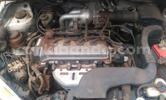 Gura Yakoze Toyota Raum White Imodoka i Kampala mu Uganda Gura Yakoze Toyota Raum White Imodoka i Kampala mu Uganda