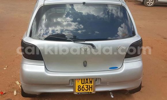 Gura Yakoze Toyota Vitz Silver Imodoka i Kampala mu Uganda Gura Yakoze Toyota Vitz Silver Imodoka i Kampala mu Uganda