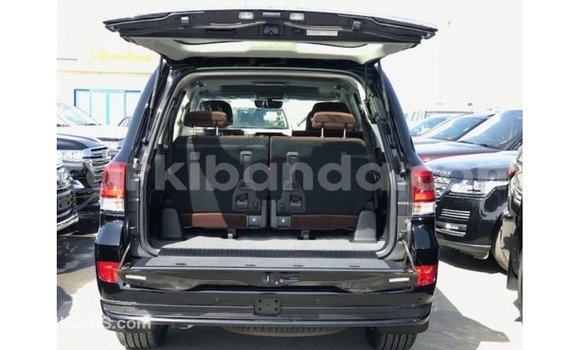 Gura Imported Toyota Land Cruiser Black Imodoka i Import - Dubai mu Uganda Gura Imported Toyota Land Cruiser Black Imodoka i Import - Dubai mu Uganda