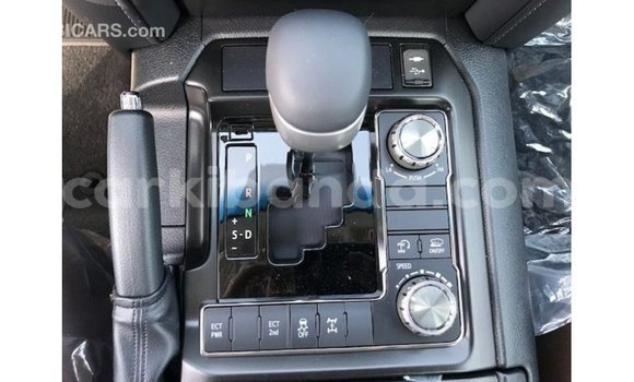 Gura Imported Toyota Land Cruiser Black Imodoka i Import - Dubai mu Uganda Gura Imported Toyota Land Cruiser Black Imodoka i Import - Dubai mu Uganda