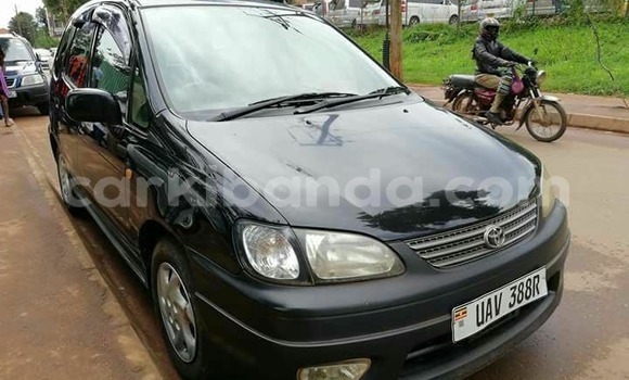 Gura Yakoze Toyota Spacio Black Imodoka i Kampala mu Uganda Gura Yakoze Toyota Spacio Black Imodoka i Kampala mu Uganda