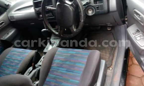 Gura Yakoze Toyota RAV4 Black Imodoka i Kampala mu Uganda Gura Yakoze Toyota RAV4 Black Imodoka i Kampala mu Uganda