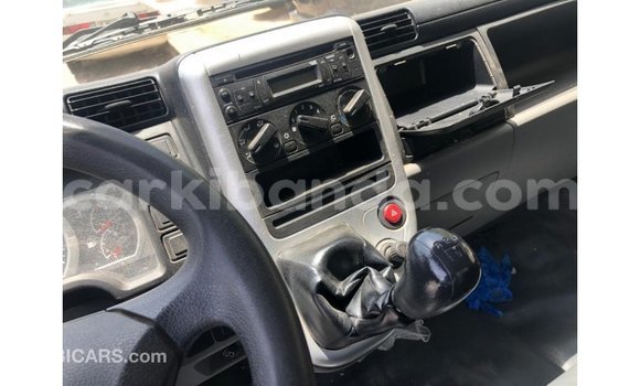 Acheter Import Voiture Mitsubishi i Blanc à Import - Dubai, Ouganda Acheter Import Voiture Mitsubishi i Blanc à Import - Dubai, Ouganda