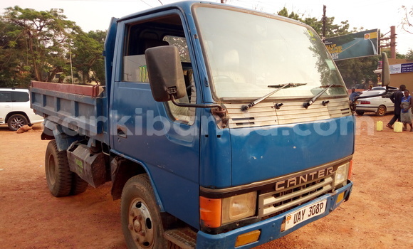 Buy Used Toyota Canter Blue Truck in Kampala in Uganda Buy Used Toyota Canter Blue Truck in Kampala in Uganda