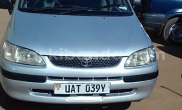 Gura Yakoze Toyota Spacio Silver Imodoka i Kampala mu Uganda Gura Yakoze Toyota Spacio Silver Imodoka i Kampala mu Uganda