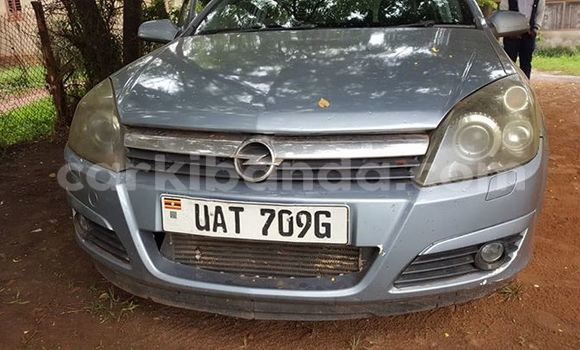 Nunua Ilio tumika Opel Astra Fedha Gari ndani ya Kampala nchini Uganda Nunua Ilio tumika Opel Astra Fedha Gari ndani ya Kampala nchini Uganda