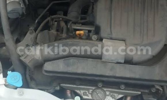 Acheter Occasion Voiture Suzuki Swift Gris à Kampala, Ouganda Acheter Occasion Voiture Suzuki Swift Gris à Kampala, Ouganda