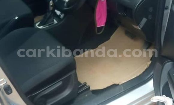 Acheter Occasion Voiture Suzuki Swift Gris à Kampala, Ouganda Acheter Occasion Voiture Suzuki Swift Gris à Kampala, Ouganda