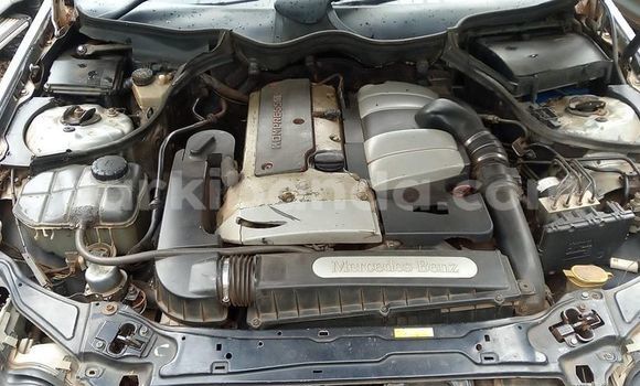 Acheter Occasion Voiture Mercedes‒Benz C–Class Gris à Kampala, Ouganda Acheter Occasion Voiture Mercedes‒Benz C–Class Gris à Kampala, Ouganda