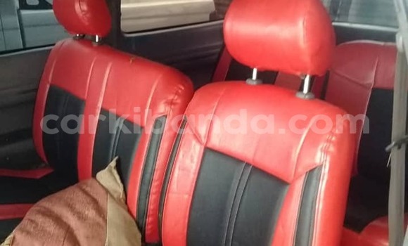 Acheter Occasion Voiture Toyota Noah Rouge à Kampala, Ouganda Acheter Occasion Voiture Toyota Noah Rouge à Kampala, Ouganda