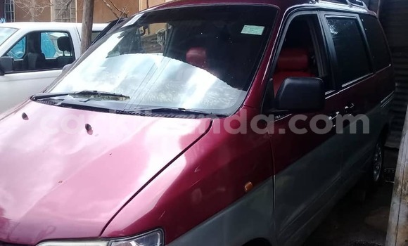 Acheter Occasion Voiture Toyota Noah Rouge à Kampala, Ouganda Acheter Occasion Voiture Toyota Noah Rouge à Kampala, Ouganda
